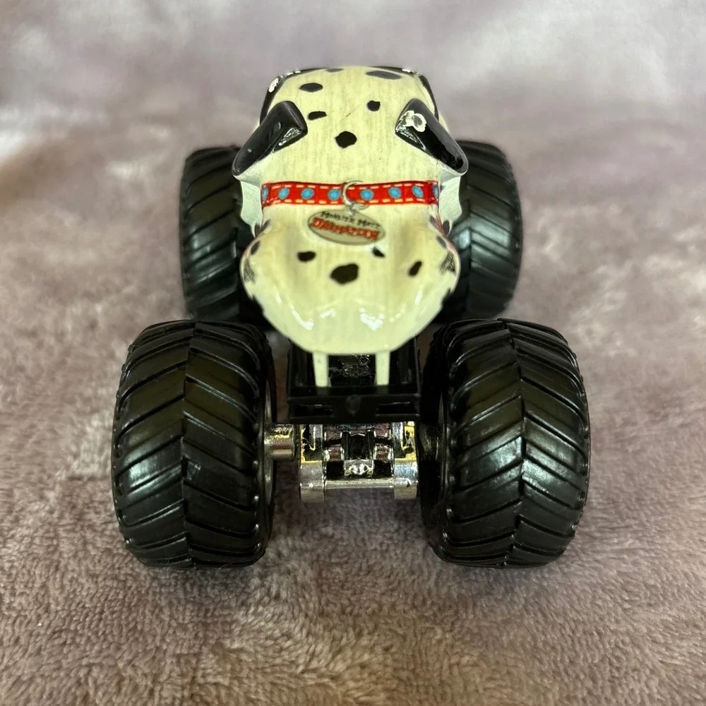 Hot Wheels Monster Jam Monster Mutt Dalmatian Diecast Truck 1:64 Scale